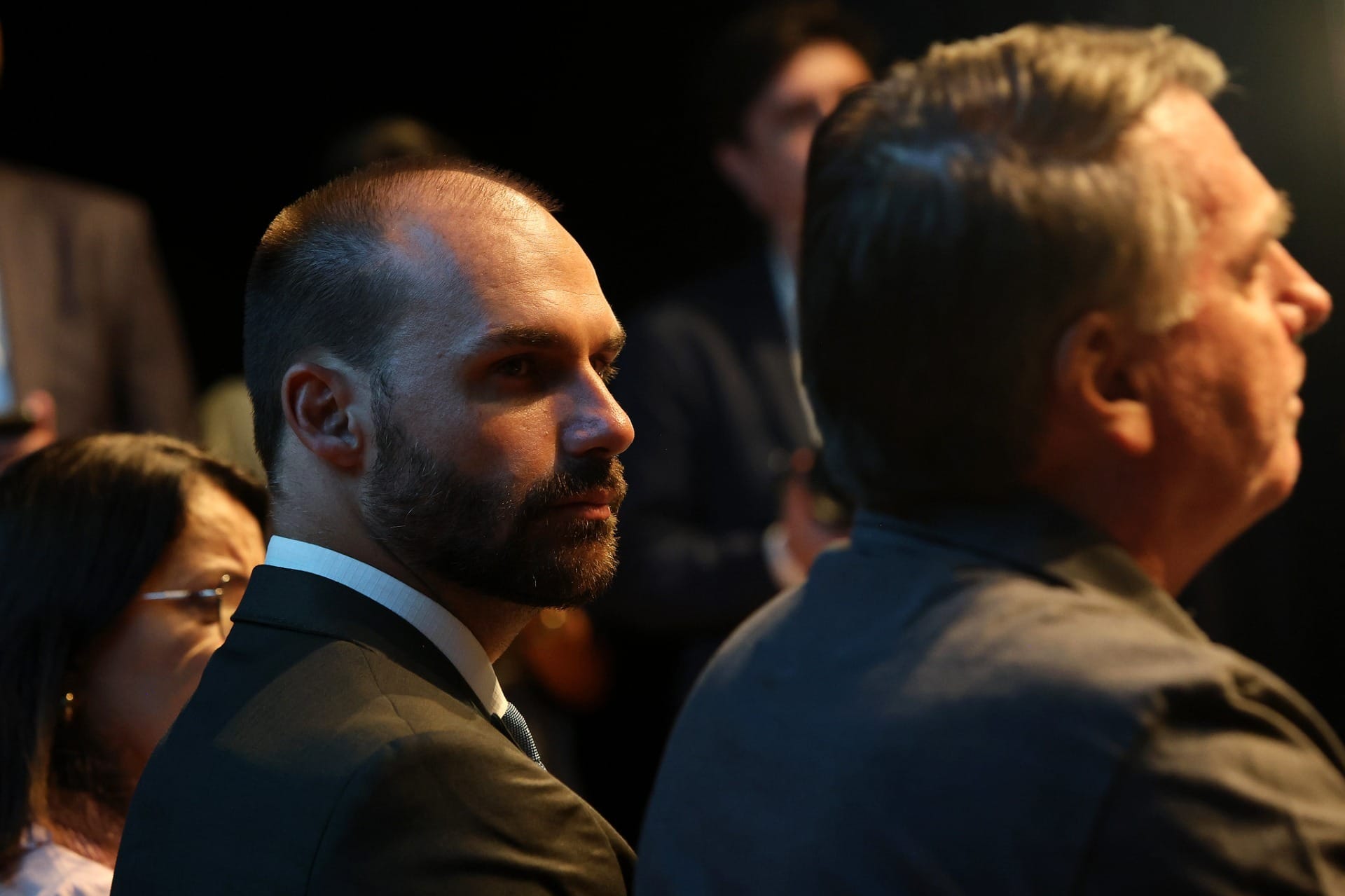 Eduardo Bolsonaro diz que pai não vai se livrar de condenação: "Não há mais saída"