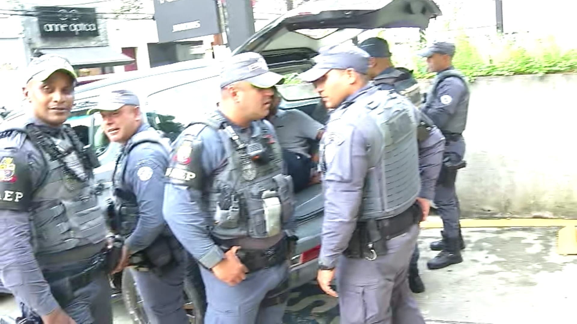 ‘Malvadão’ é preso ao tentar subornar policiais com Rolex roubado no centro de SP