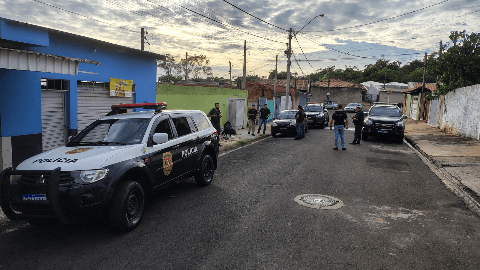 Operação policial cumpre mandados de prisão em Botucatu