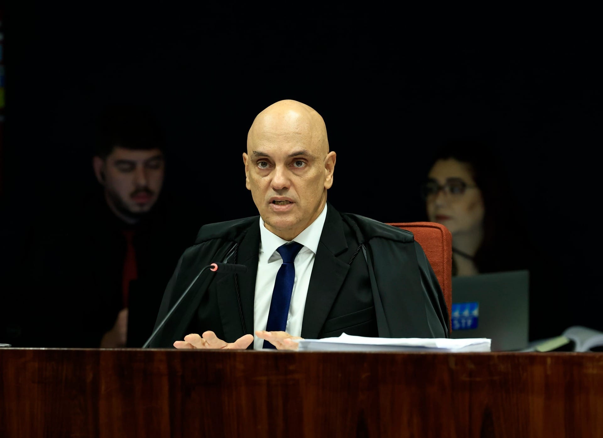 Homem é condenado a mais de dois anos de prisão por ameaçar e ofender Alexandre de Moraes