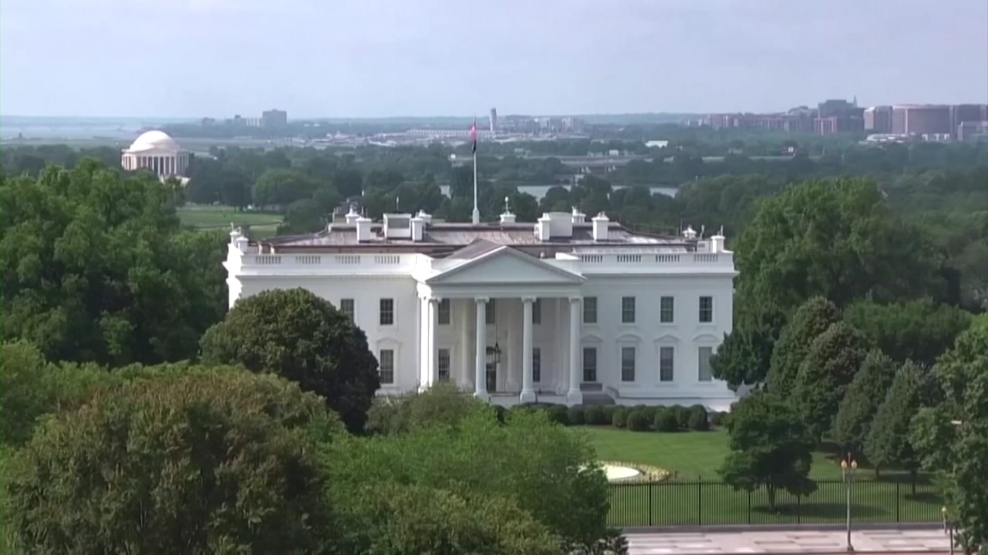 Vazamento de plano de ataque militar gera primeira crise no governo Trump
