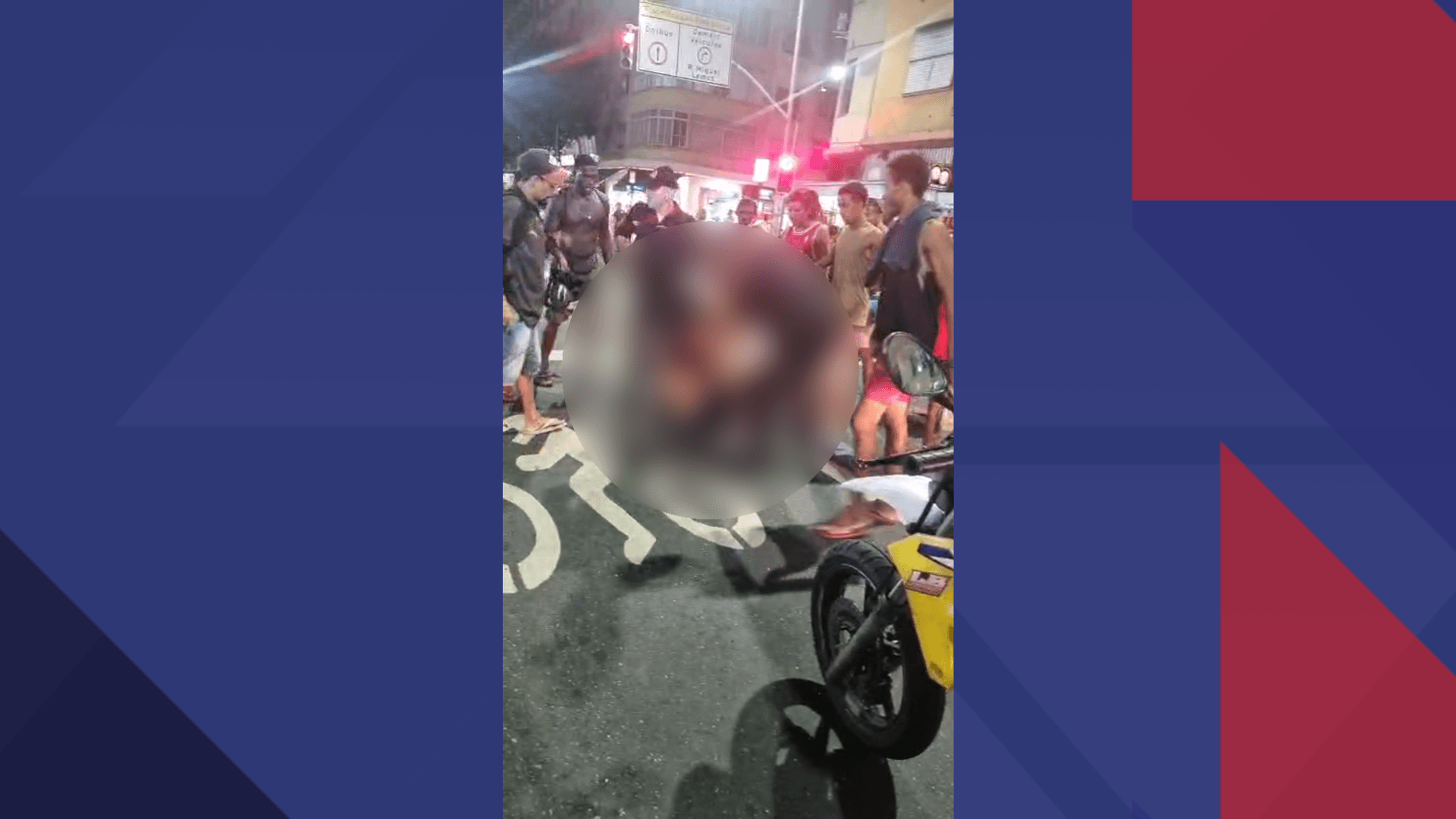 Suspeitos de roubos de moto na Zona Sul são linchados por 40 pessoas em Copacabana
