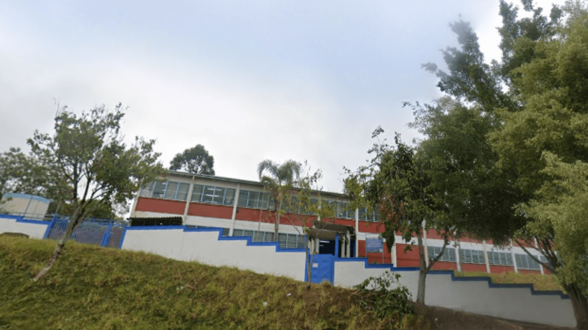 Adolescente de 15 anos é apreendido após levar arma para escola em São José dos Campos