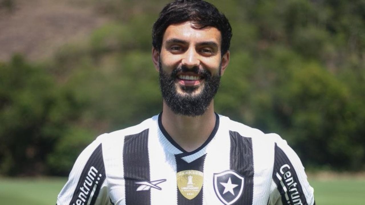 Botafogo oficializa a contratação do atacante Mastriani por empréstimo até o fim do ano