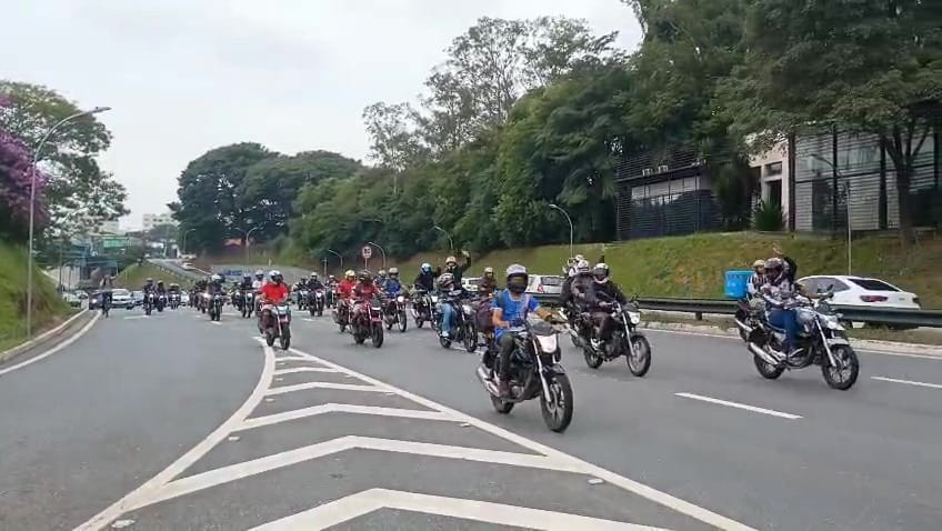 Entregadores e motoristas de aplicativos paralisam atividades em São José dos Campos e região