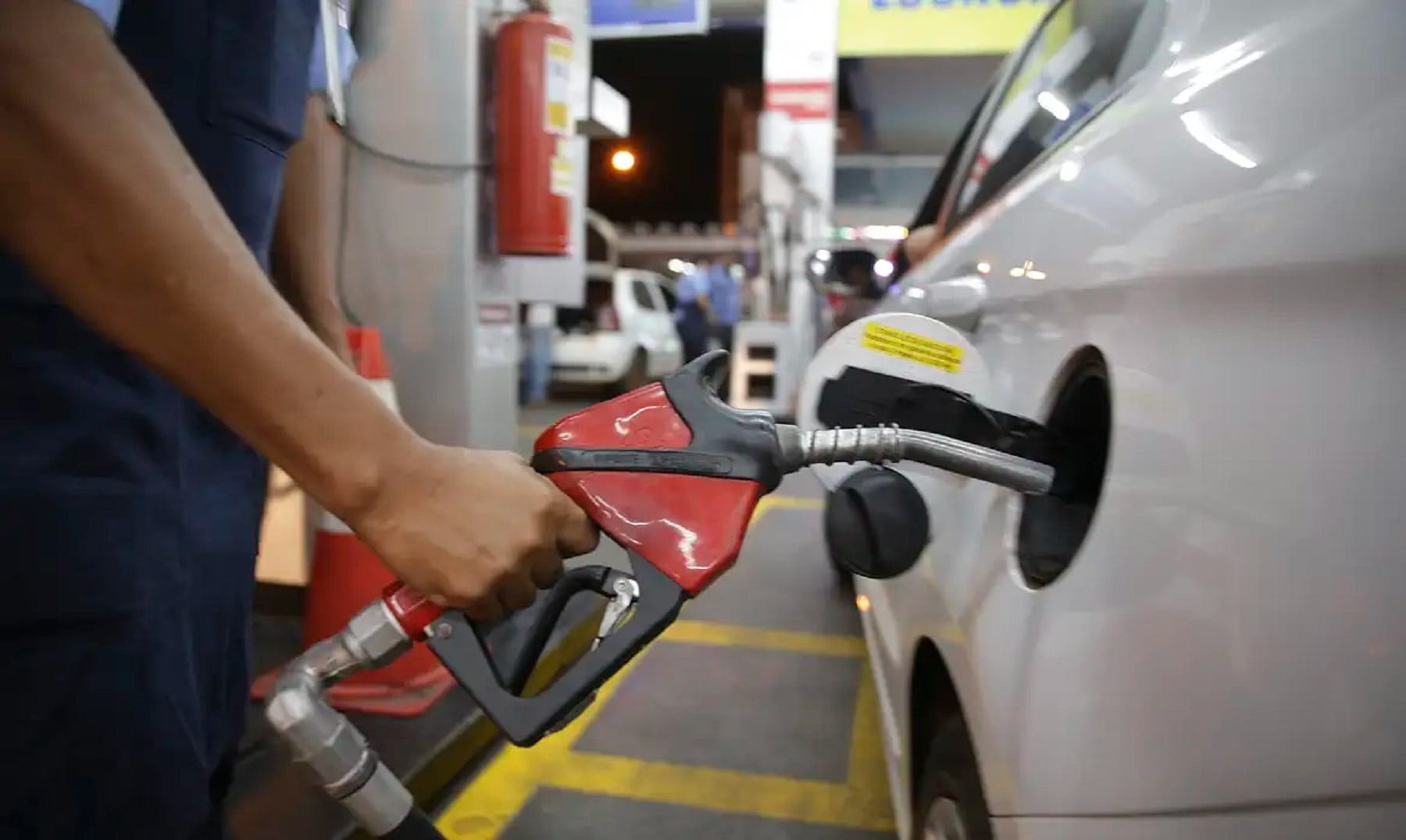Petrobras anuncia redução de R$ 0,12 no valor do diesel nas refinarias