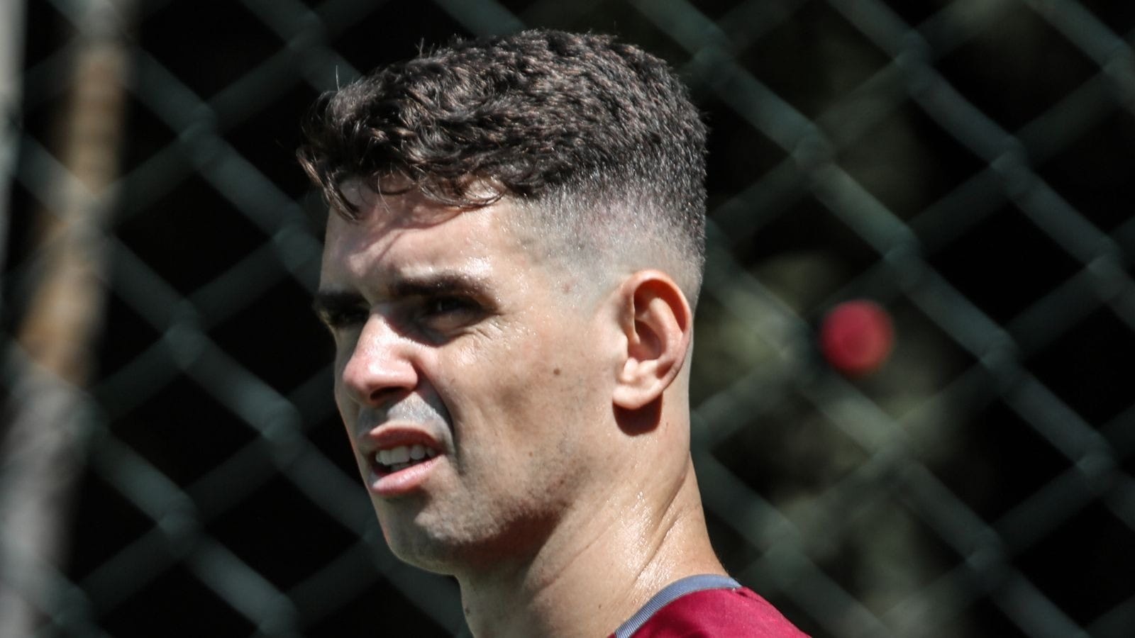 Oscar tem lesão muscular e vira desfalque no São Paulo