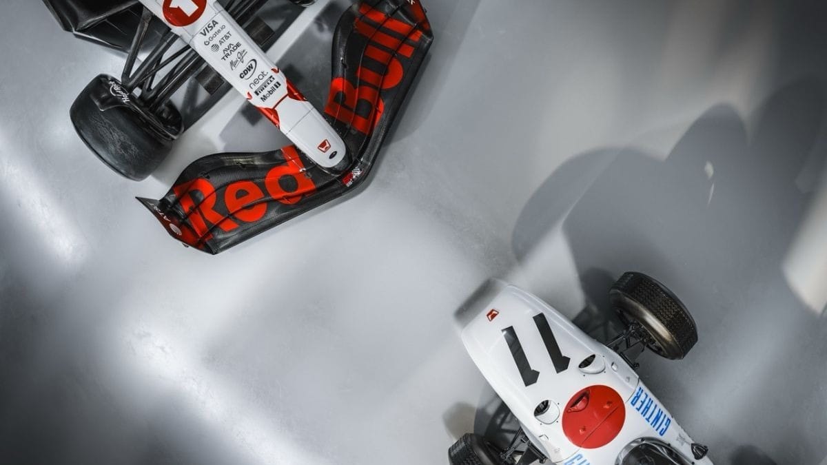 Red Bull presta homenagem à Honda com pintura especial para GP do Japão
