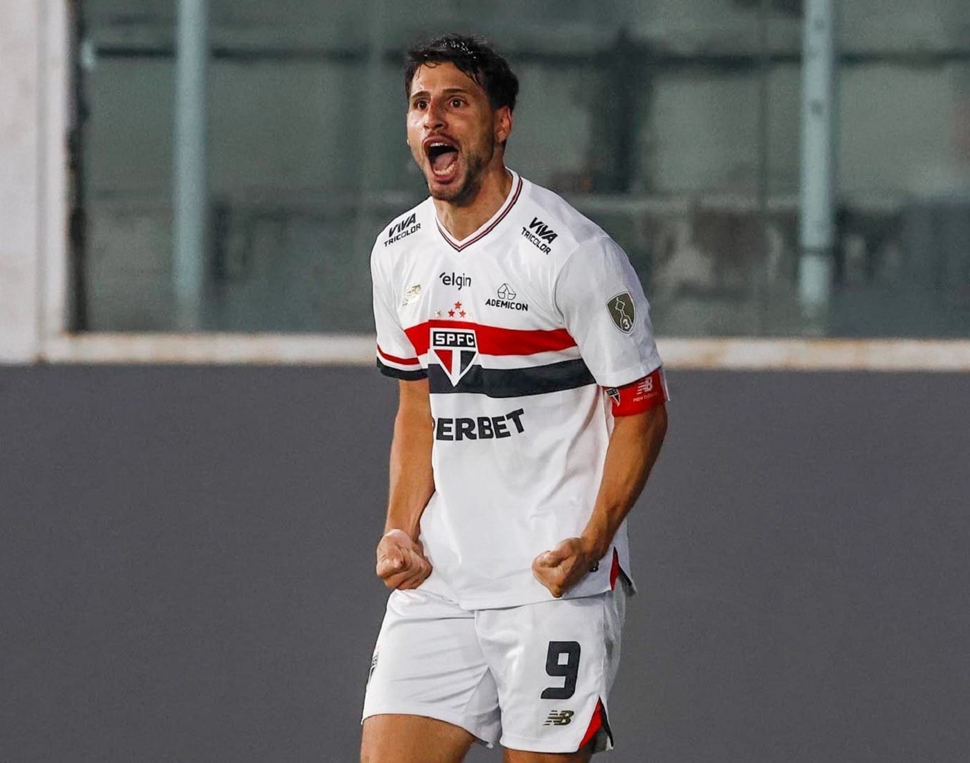 Calleri sofre lesão ligamentar no joelho esquerdo e deve perder o restante da temporada
