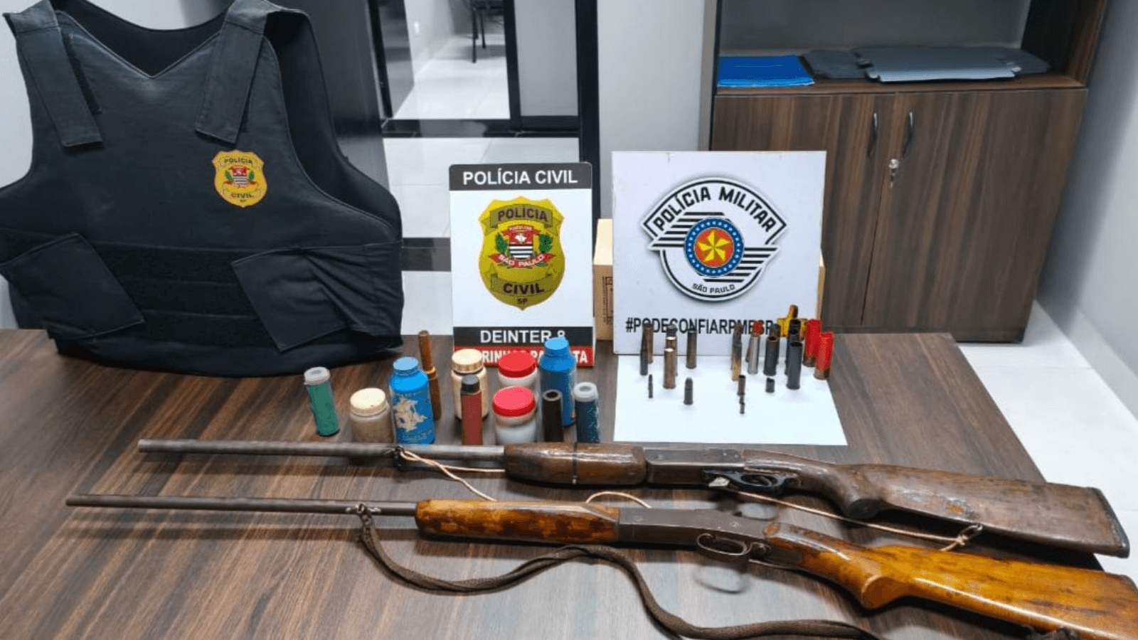 Polícia Civil prende homem por posse ilegal de arma de fogo em Pedrinhas Paulista