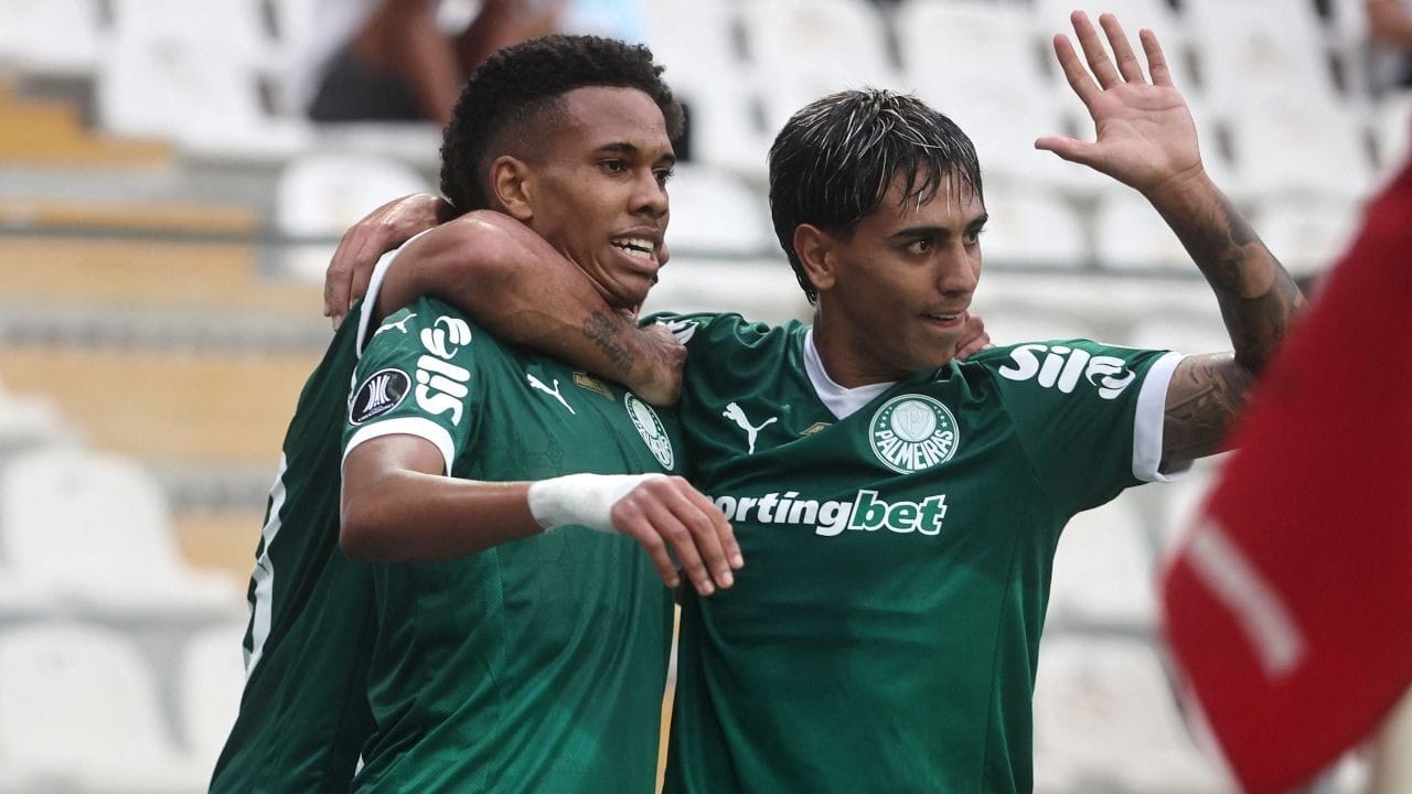 Palmeiras vacila, mas encontra gol no fim e bate o Sporting Cristal na Libertadores