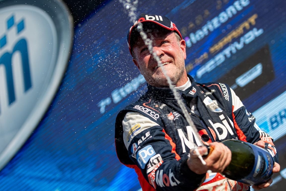 Rubens Barrichello renova com a Full Time para temporada de 2025 da Stock Car