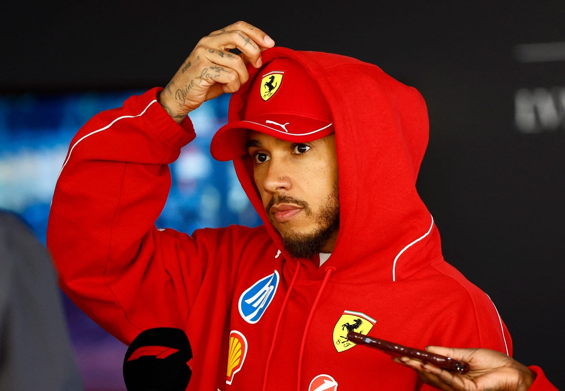 Hamilton analisa desempenho em Suzuka: 'Cada vez mais acostumado com a Ferrari'