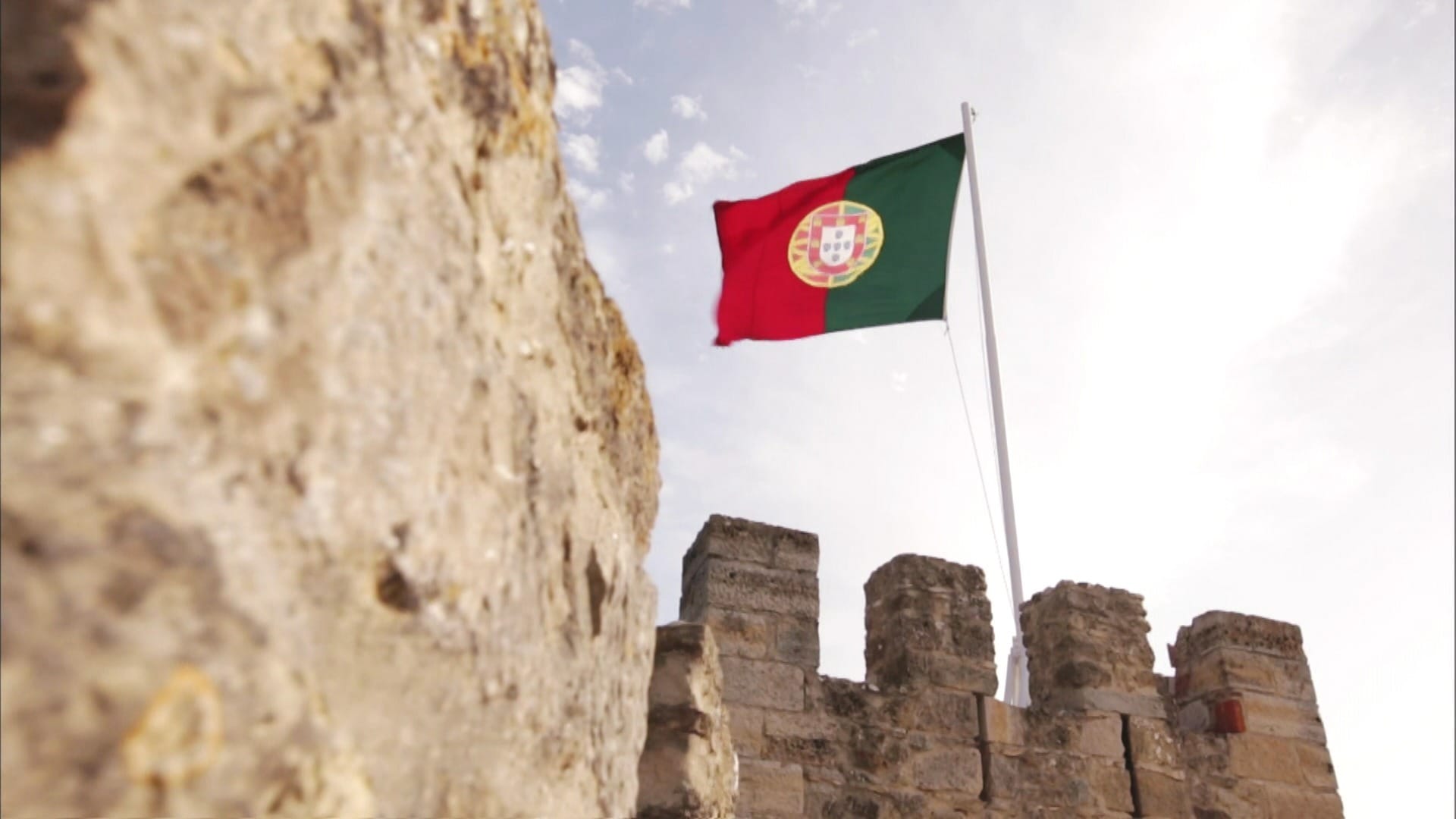 Fornecimento de energia é retomado parcialmente na Península Ibérica