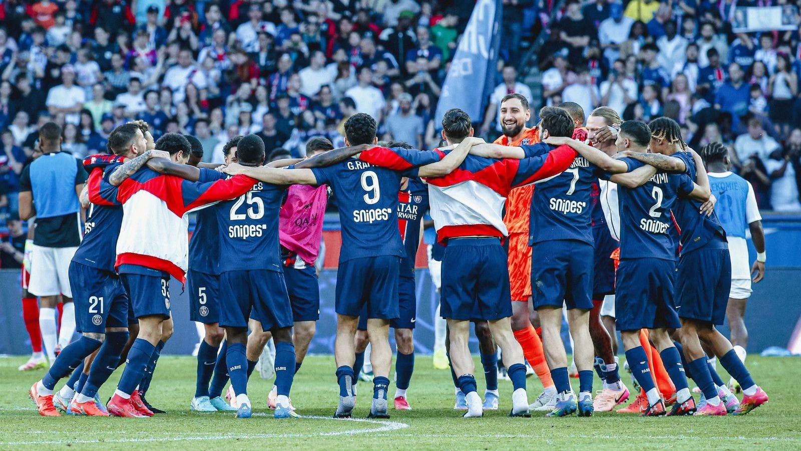 PSG conquista seu 13º título francês com seis rodadas de antecedência e busca 'tríplice coroa'