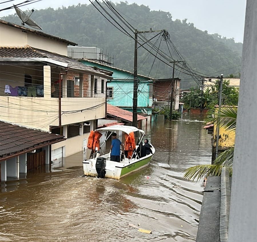 Com mais de 300 desalojados, Prefeitura de Angra dos Reis decreta situação de emergência