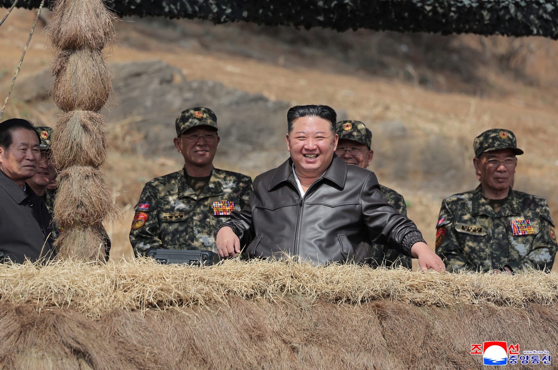 Kim Jong-un com militares norte coreanos | Foto: KCNA via Reuters