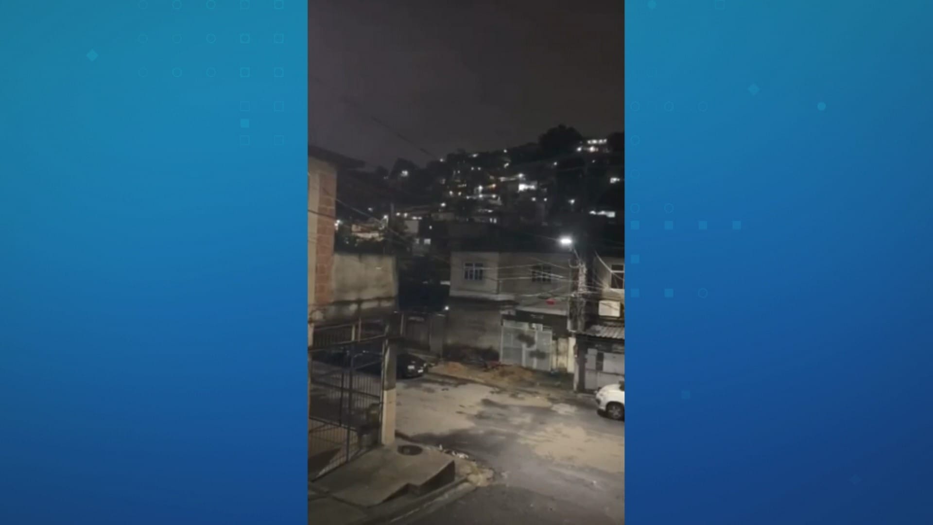 Mãe e filho são atingidos por balas perdidas dentro de casa em comunidade no RJ