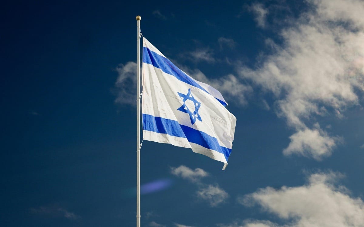 Criminosos tentam aplicar golpes em brasileiros que seguem em Israel em meio a conflito com Irã
