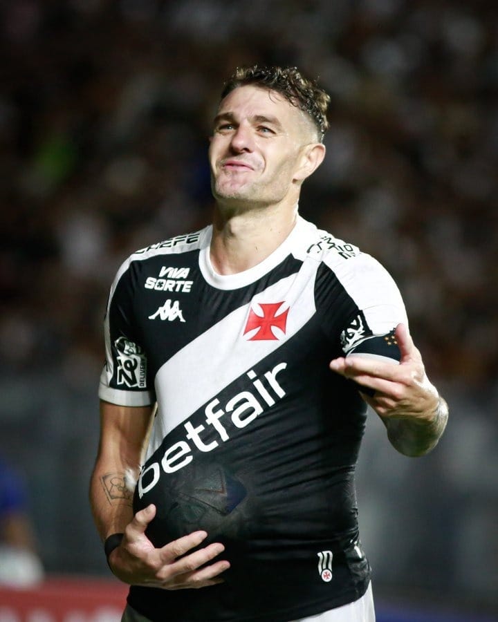 Vasco vence a 1ª em São Januário; Grêmio mantém os 100% na Sul-Americana