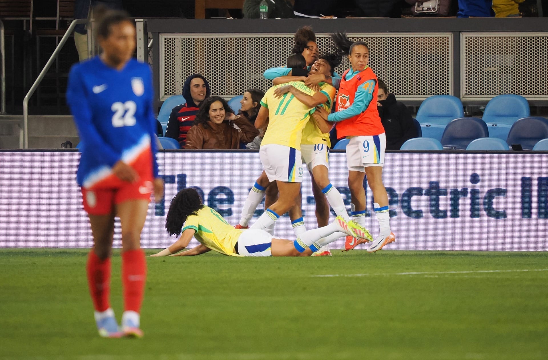 Brasil vence EUA em amistoso no futebol feminino e quebra tabu em solo americano