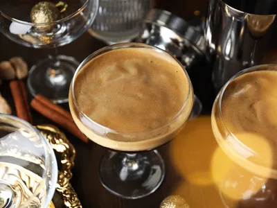 Licor caseiro de amarula leva poucos ingredientes e fica melhor que o original