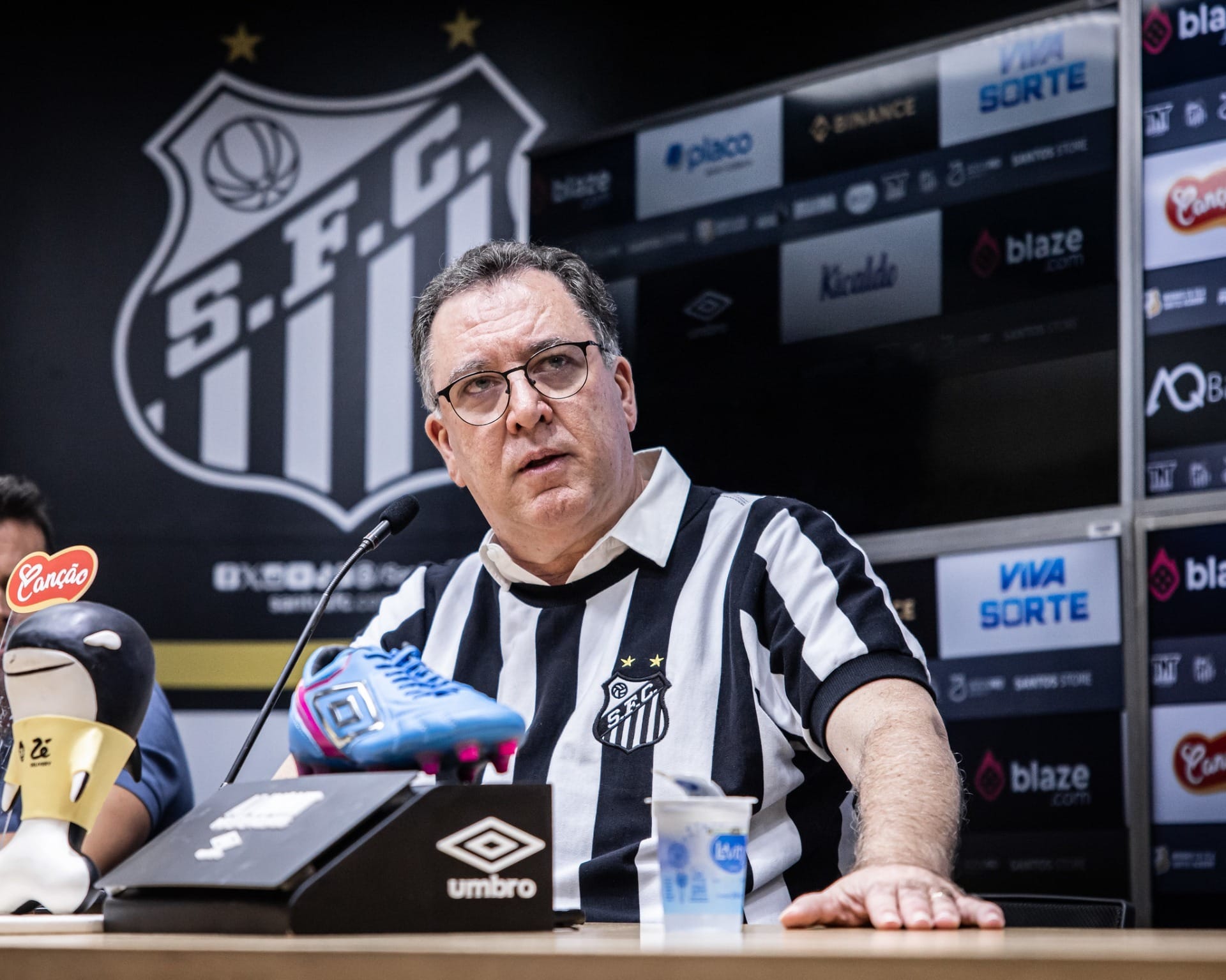 Santos fecha 2025 com dívida próxima de R$ 1 bilhão
