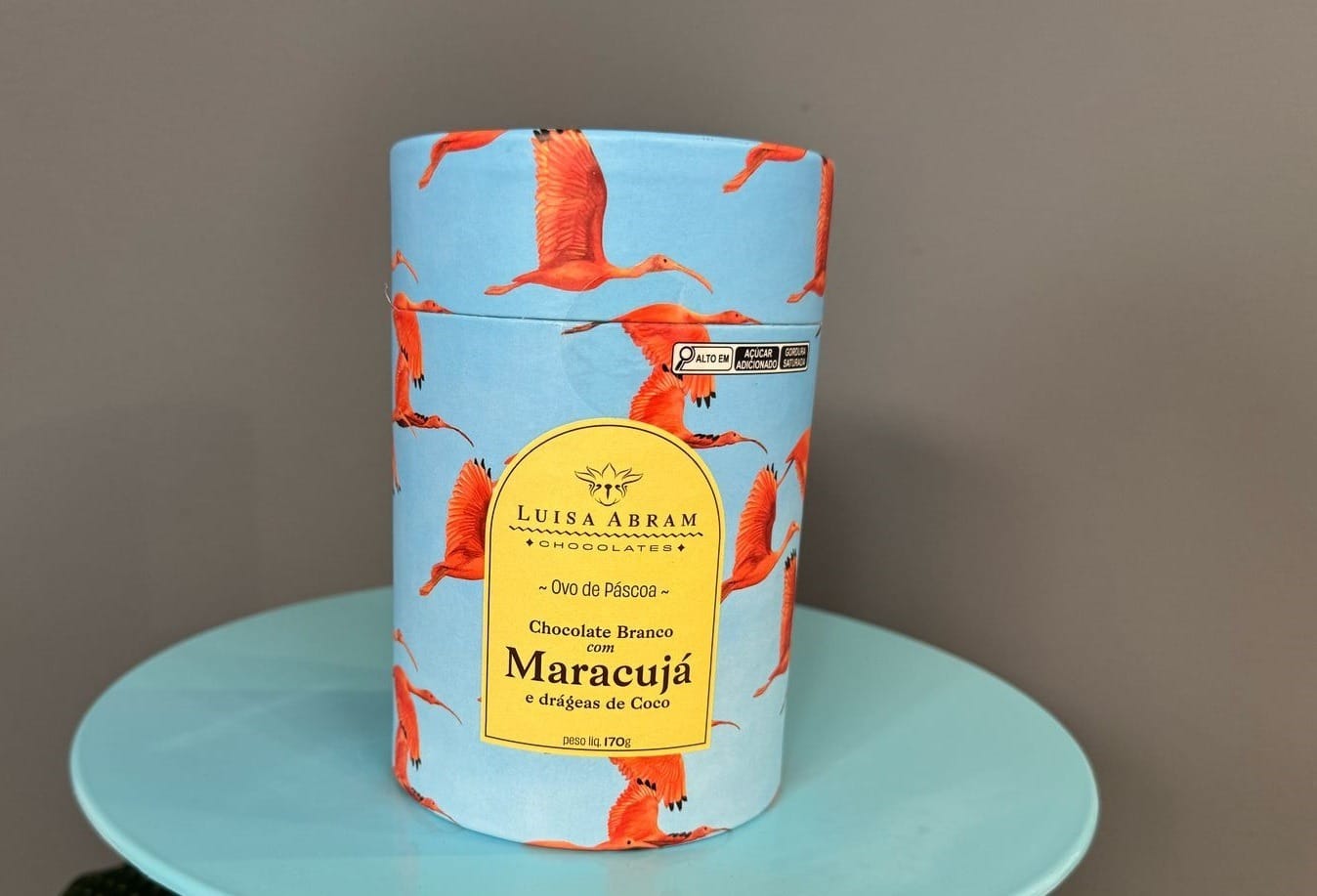 Ovo Maracujá com Drágeas de Coco da Luisa Abram