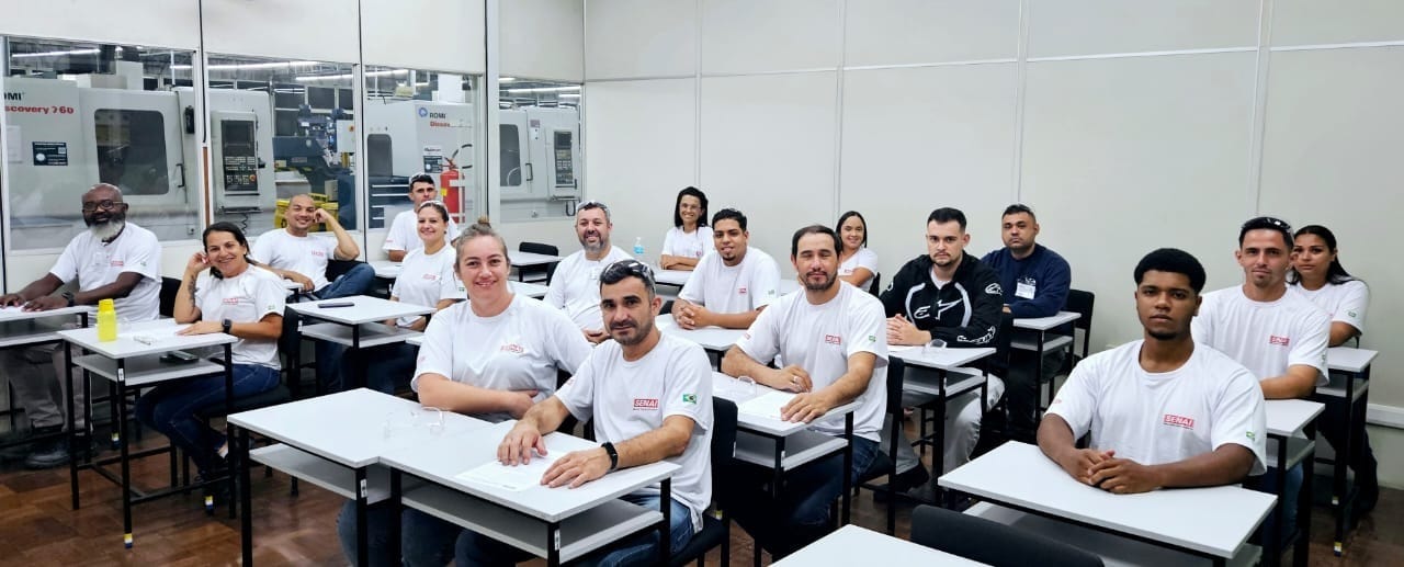 Turma de montagem mecânica para setor aeroespacial