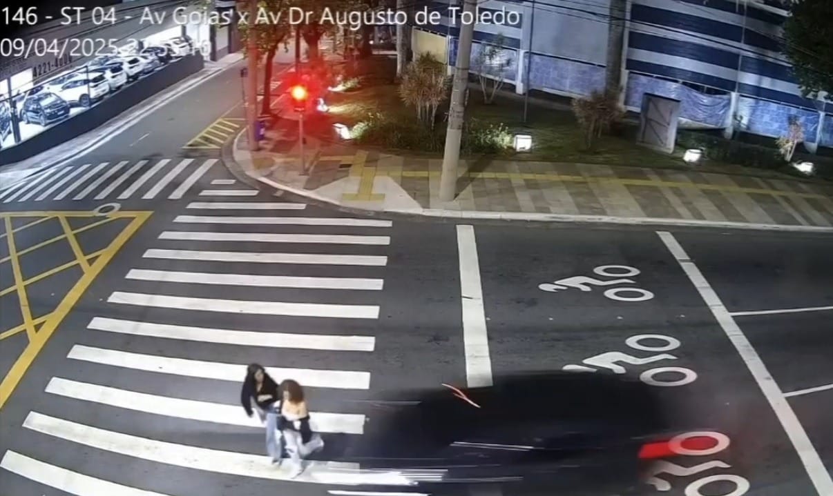 Motorista que atropelou e matou jovens tem carro modificado e estava prestes a ter CNH suspensa