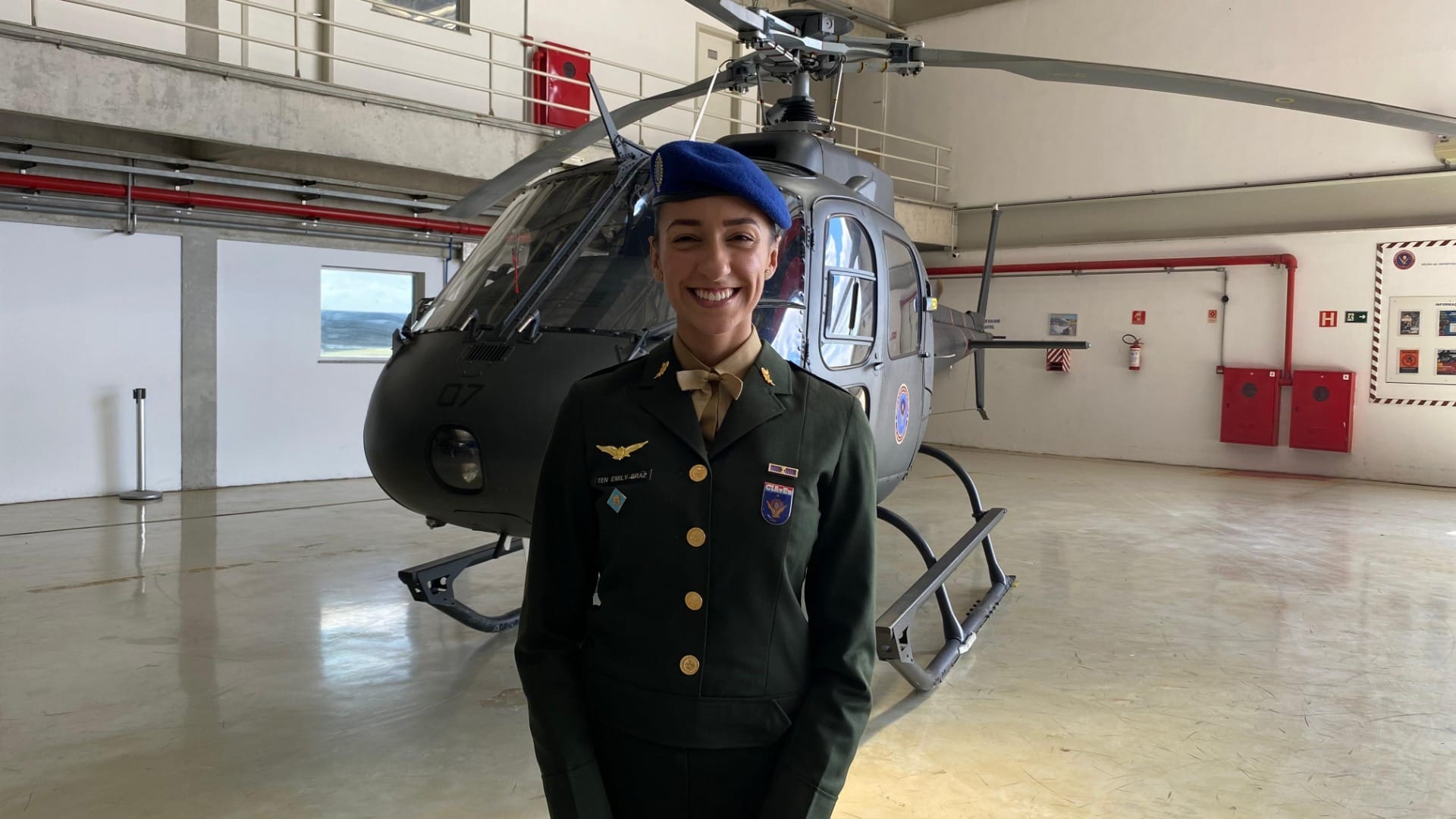 Tenente de 24 anos se torna primeira mulher piloto de helicóptero do Exército Brasileiro