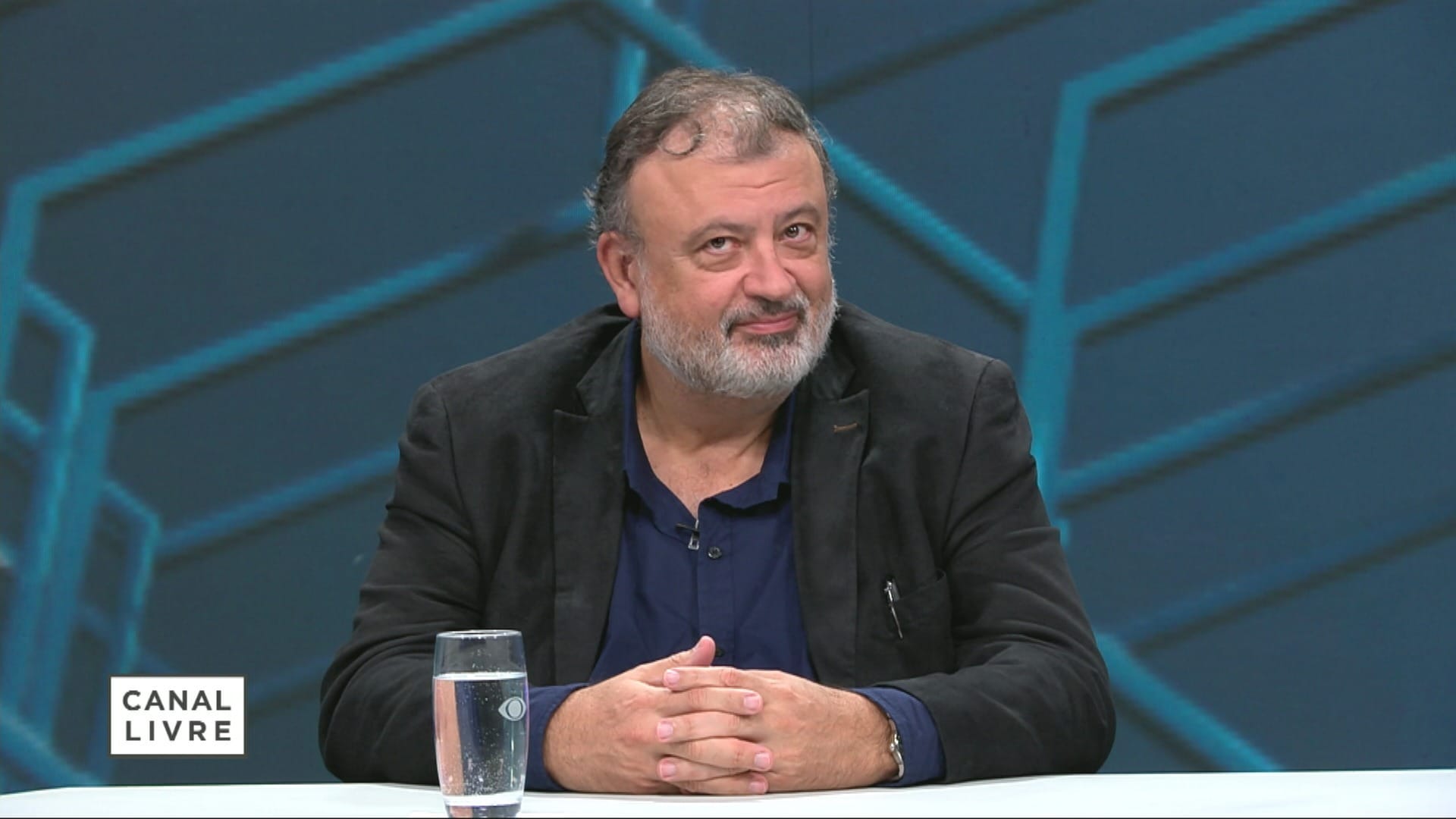 Canal Livre debate a influência das redes sociais e uso excessivo de celular dos jovens