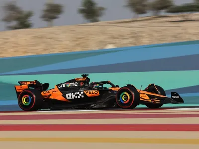Oscar Piastri e Lando Norris repetem dobradinha e lideram terceiro treino do GP do Bahrein