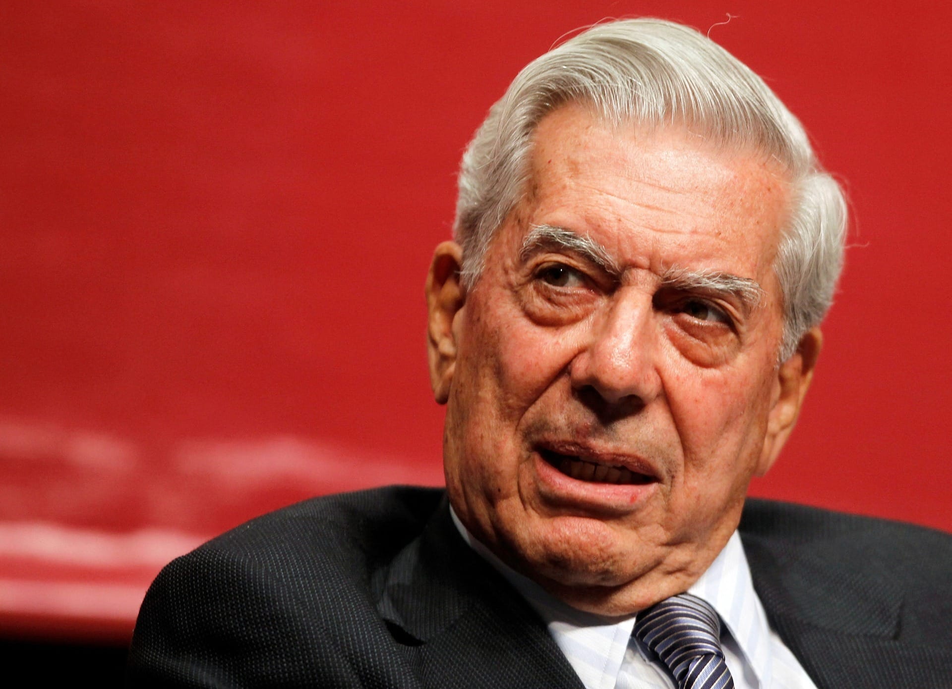 Morre Mario Vargas Llosa, escritor e Nobel de Literatura, aos 89 anos