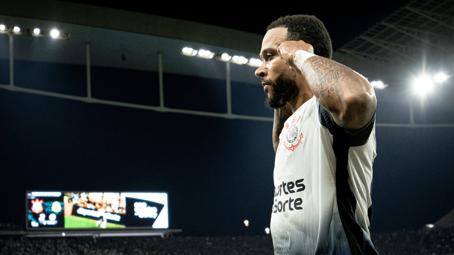 Camisa 10, mas sem gols: Memphis ainda não marcou em clássicos pelo Timão