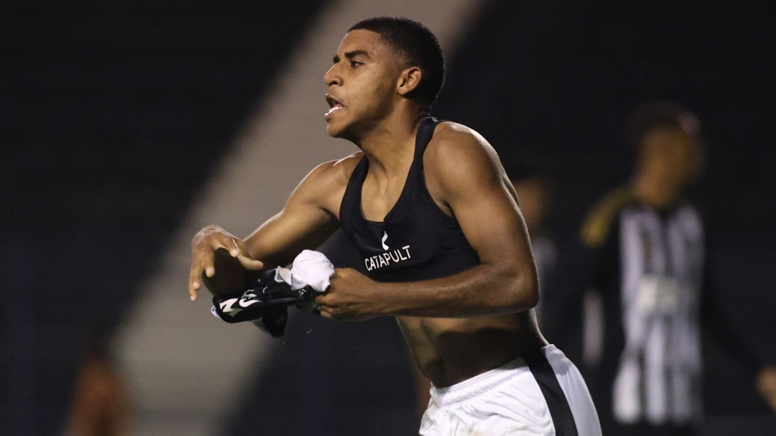 Craque Neto sai em defesa de Gui Negão e vê preconceito com jovem da base do Corinthians