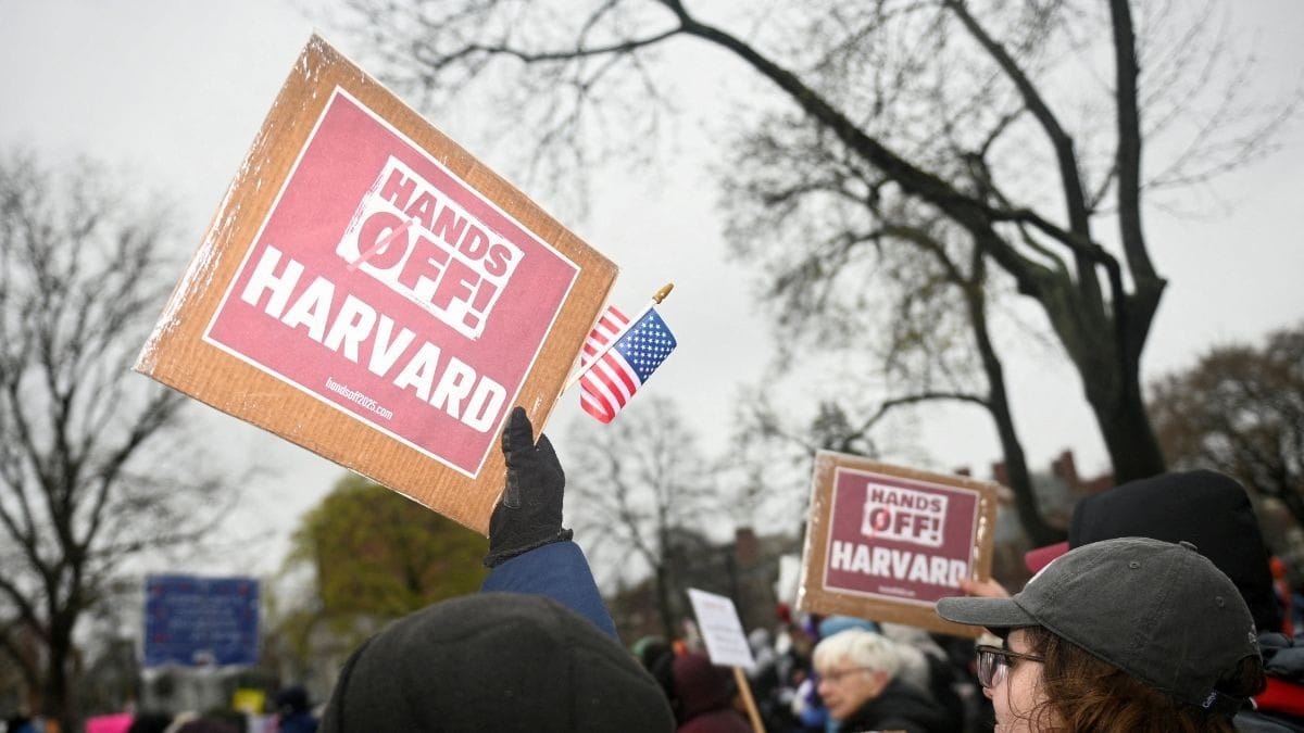 Universidade de Harvard entra com ação na Justiça contra governo Trump