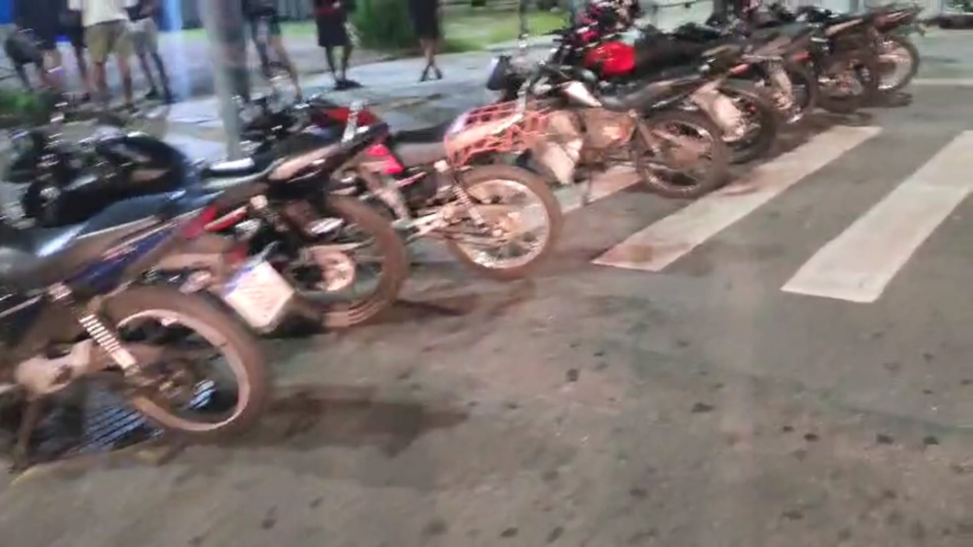 Polícia frustra “rolezinho” com 40 motoqueiros, faz prisão e recupera moto roubada no Rio
