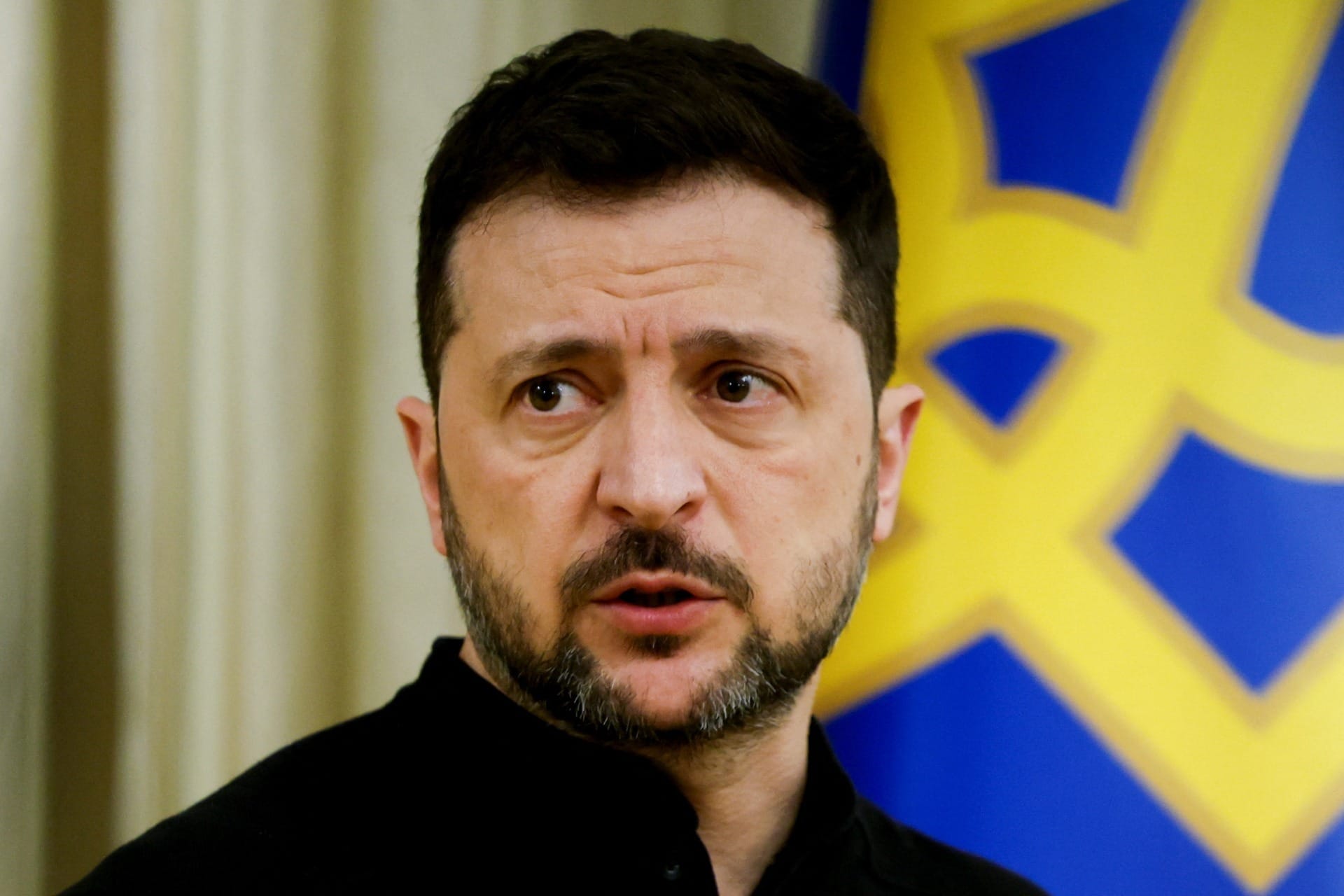 Zelenski aceita reunião com Putin para negociar paz e reitera pedido por cessar-fogo