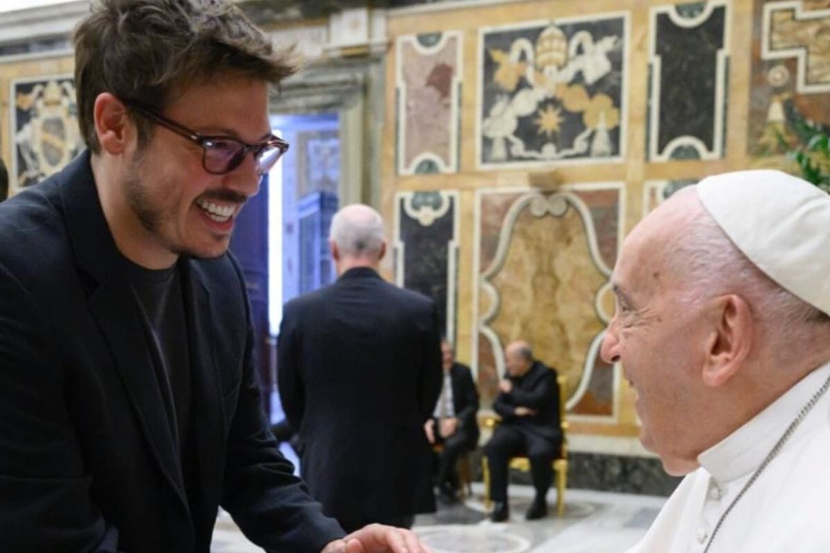 Papa recebeu humoristas brasileiros no Vaticano; relembre