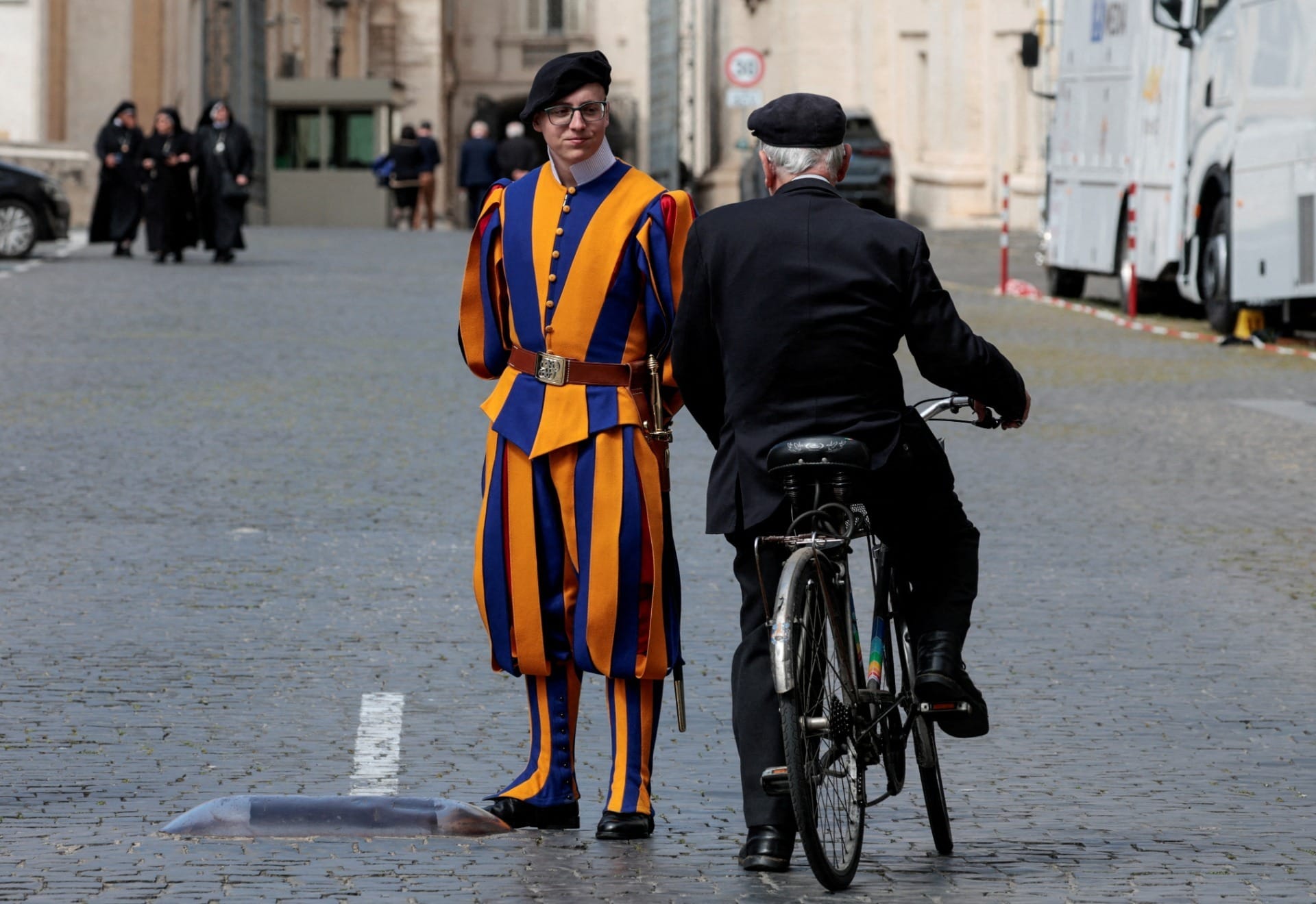 O que é a Guarda Suíça do Papa e qual é sua função no Vaticano