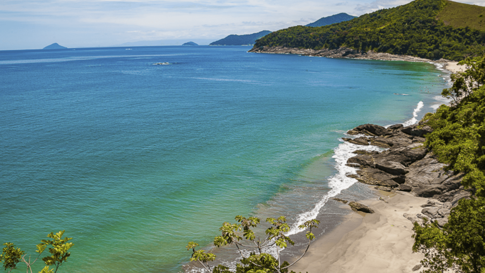 Jovem de 20 anos morre após se afogar na Praia de Santiago em São Sebastião