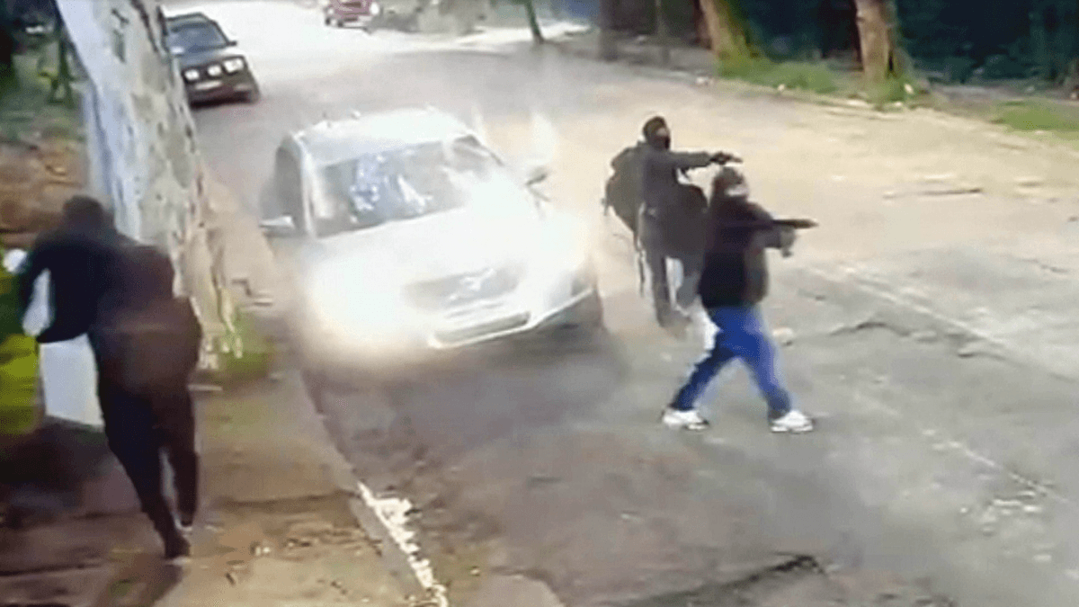 Quadrilha faz reféns e rouba mansão na zona sul de São Paulo
