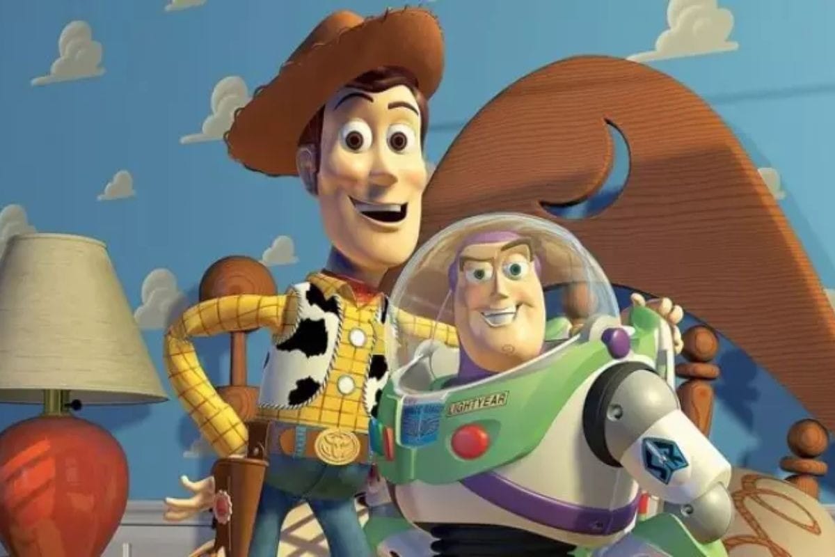 Tom Hanks compartilha bastidores de 'Toy Story 5' e confirma início das gravações