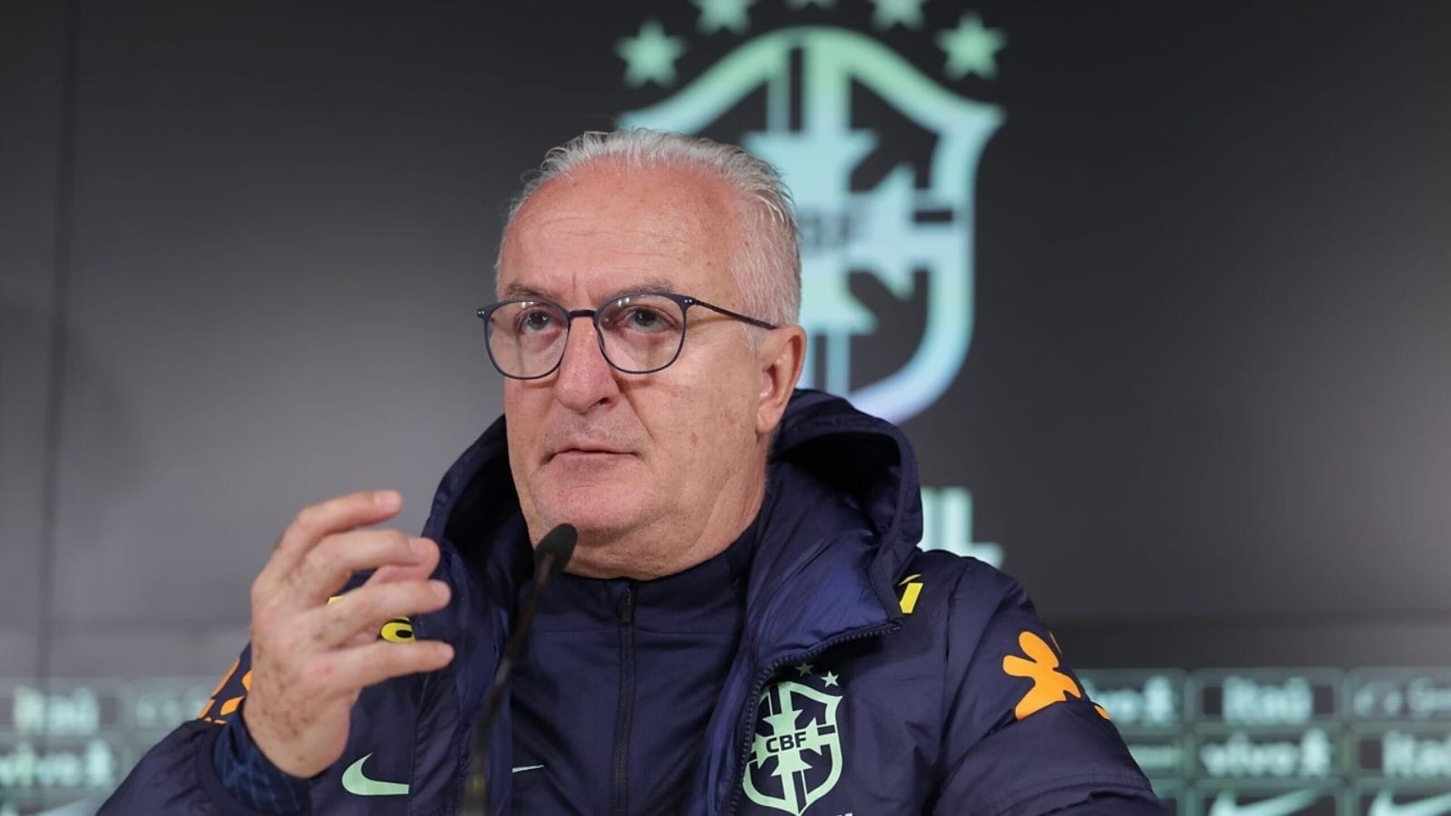 Corinthians se assusta com valores, e negociação com Dorival Jr esfria, revela Cappellanes