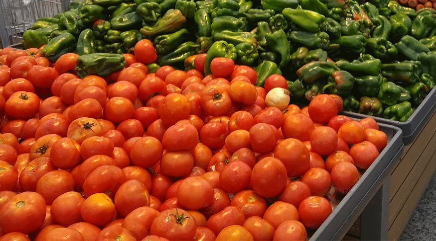 Inflação desacelera, mas alimentos e combustíveis preocupam