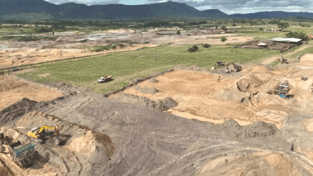 PF descobre garimpo ilegal usado por facções para exploração de ouro e tráfico de drogas