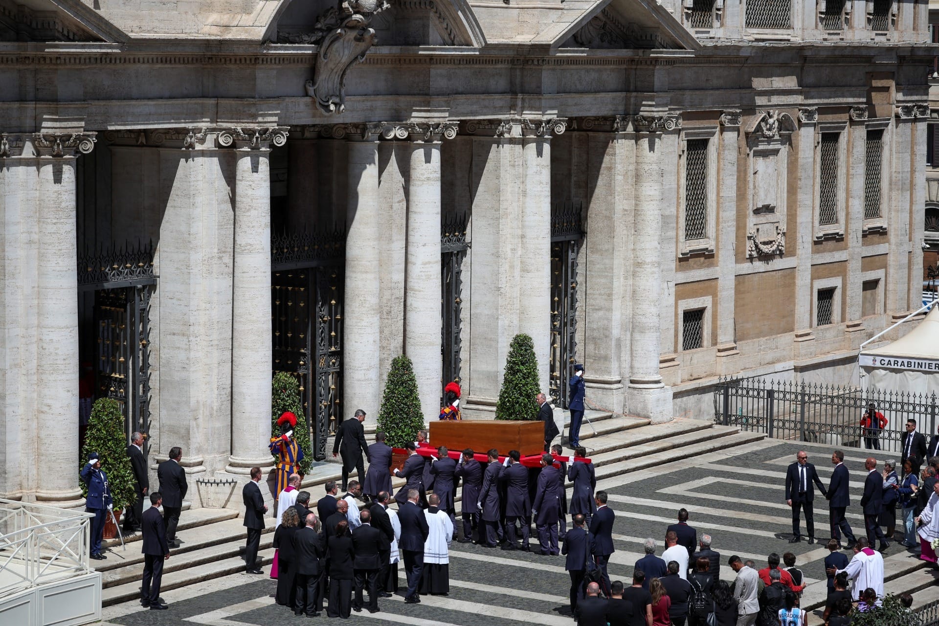 Quem são os outros papas sepultados na mesma Basílica escolhida por Francisco?