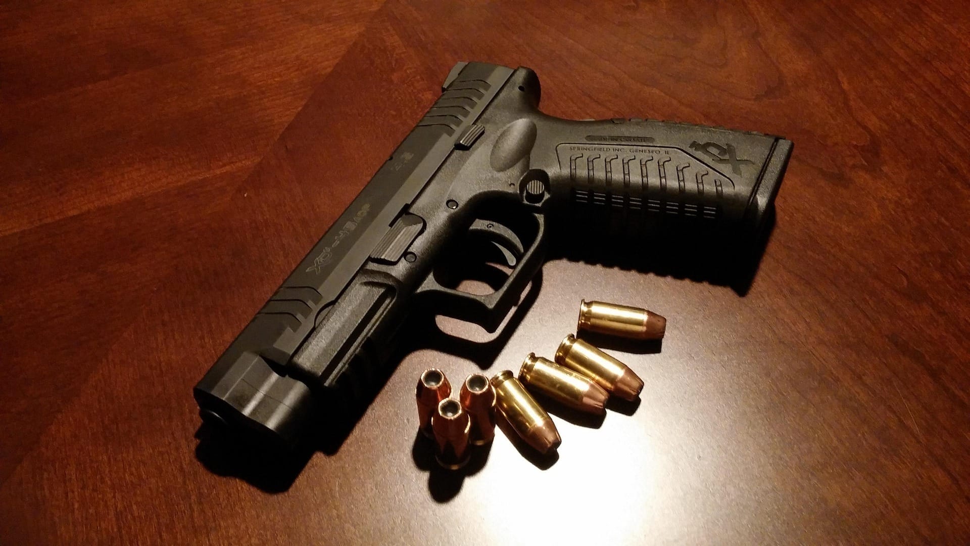 Casos de feminicídio por arma de fogo aumentam em 2025 no país