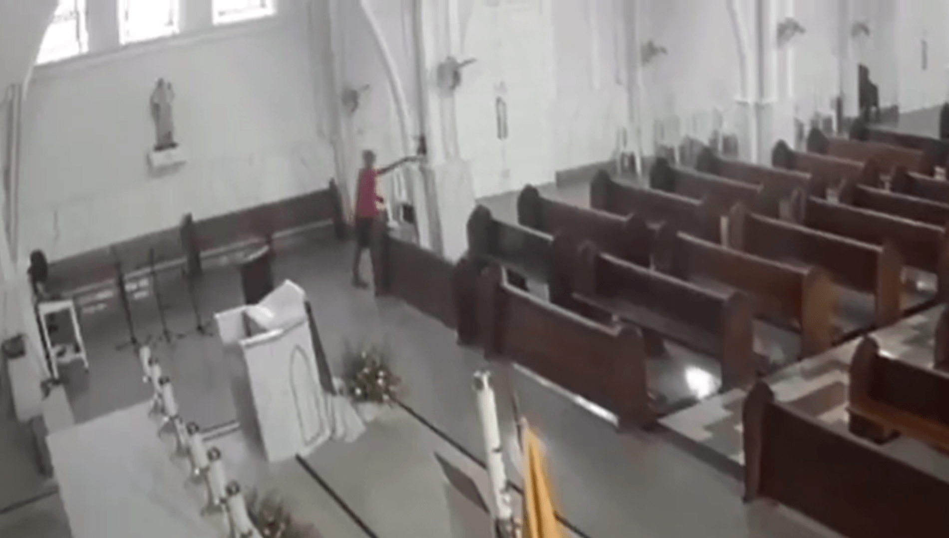 Criminoso invade paróquia no Engenho Novo e rouba notebook e castiçais